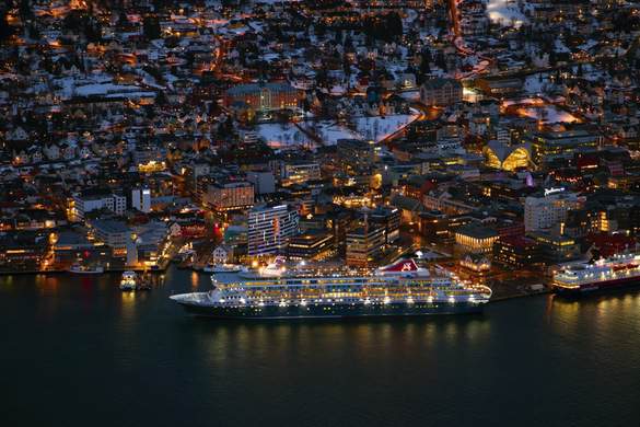 Fred. Olsen Cruise Lines Balmoral exterior 2.jpg
